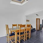 Heathrow Living St Annes Serviced House 5 Bedrooms 3 Bath By 360Stays