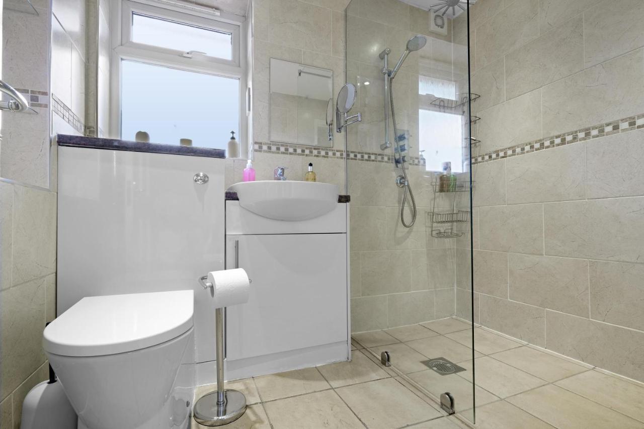 Apartment Heathrow Living St Annes Serviced House 5 Bedrooms 3 Bath By 360stays *