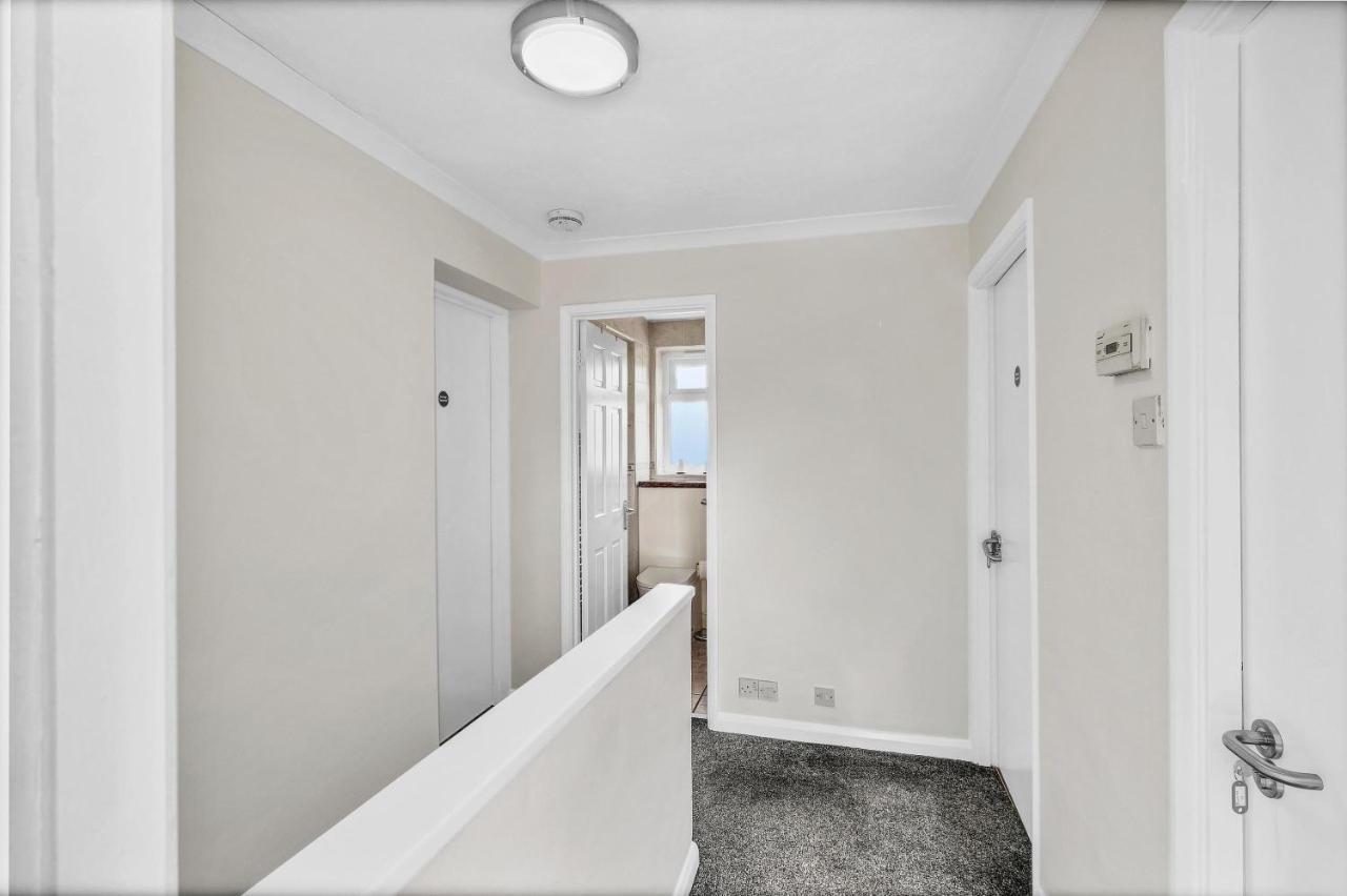 Heathrow Living St Annes Serviced House 5 Bedrooms 3 Bath By 360stays * Stanwell