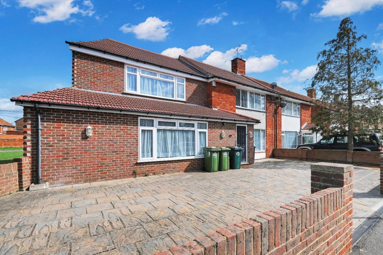 Heathrow Living St Annes Serviced House 5 Bedrooms 3 Bath By 360stays Stanwell