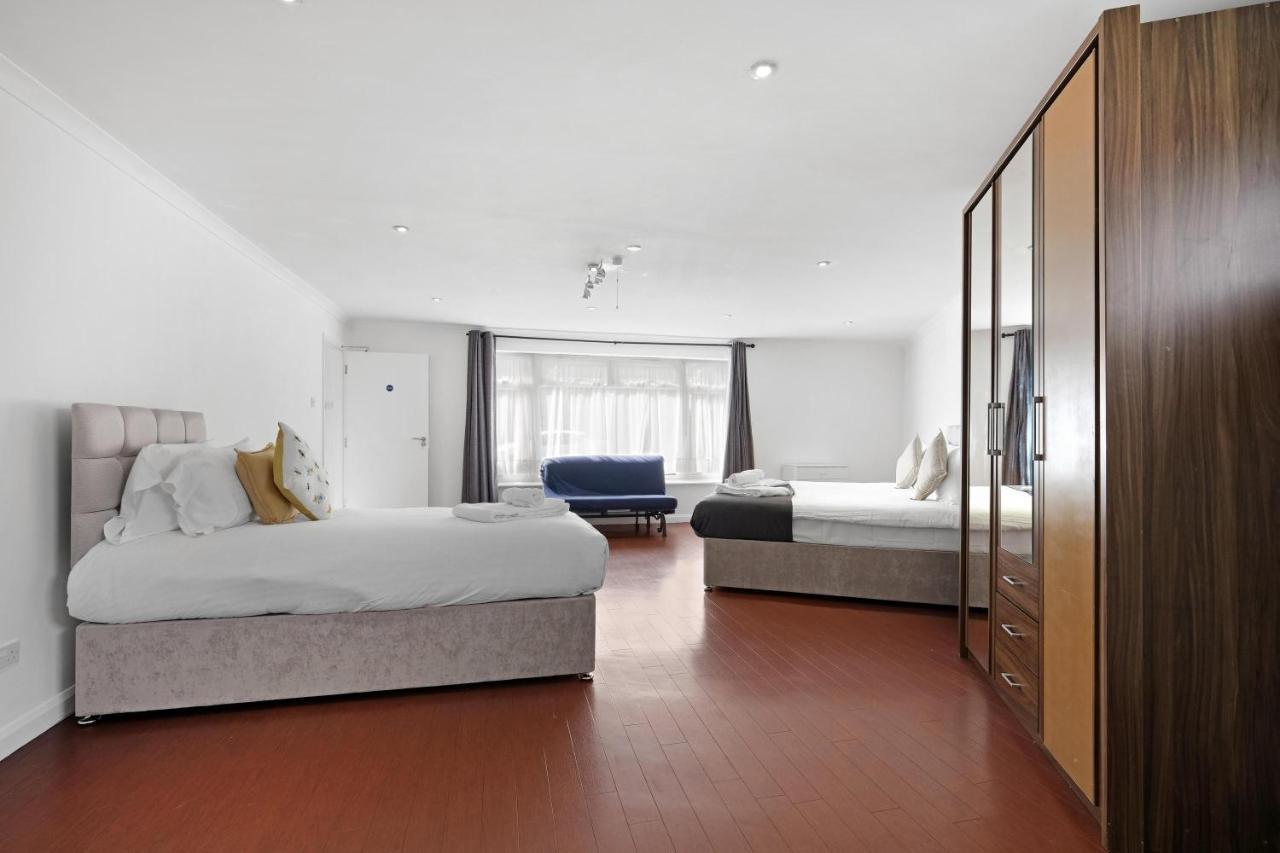 Heathrow Living St Annes Serviced House 5 Bedrooms 3 Bath By 360stays