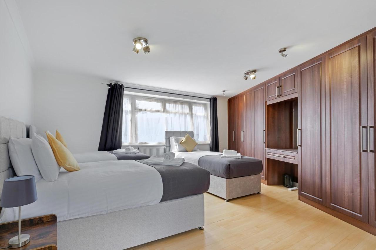Heathrow Living St Annes Serviced House 5 Bedrooms 3 Bath By 360stays Stanwell
