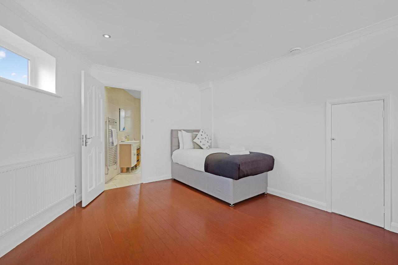 Heathrow Living St Annes Serviced House 5 Bedrooms 3 Bath By 360stays