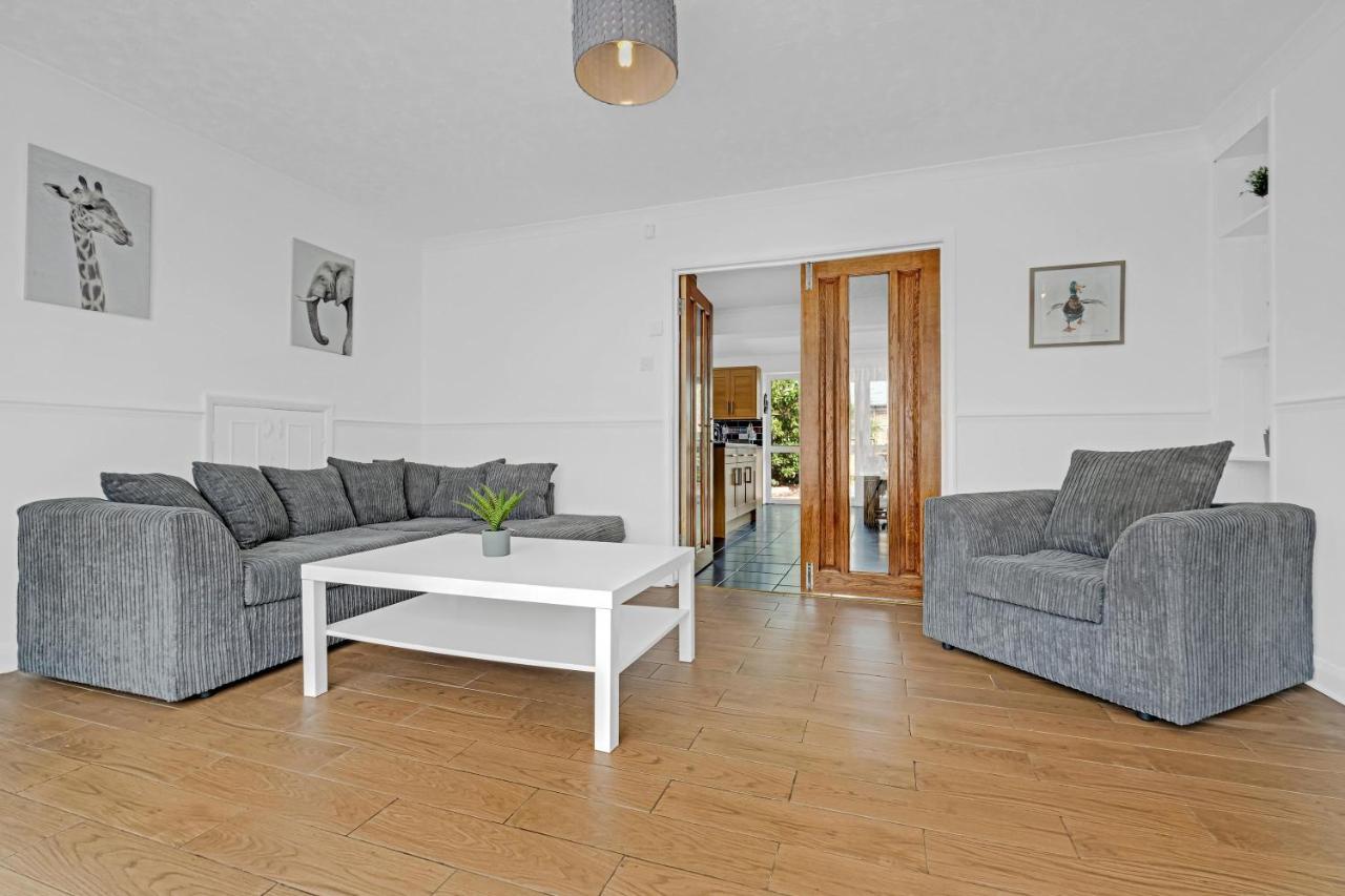 Heathrow Living St Annes Serviced House 5 Bedrooms 3 Bath By 360stays Apartment Stanwell